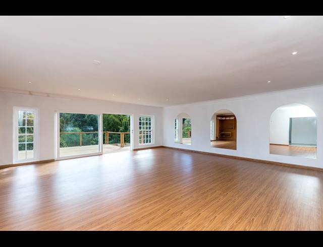3 BEDROOM FULL FLOOR TO LET IN OVERKLOOF